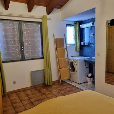 Joli F2 Avec Jolie Terrasse -appt4 Apartment
